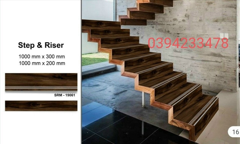 ốp cầu thang bằng gạch giả gỗ