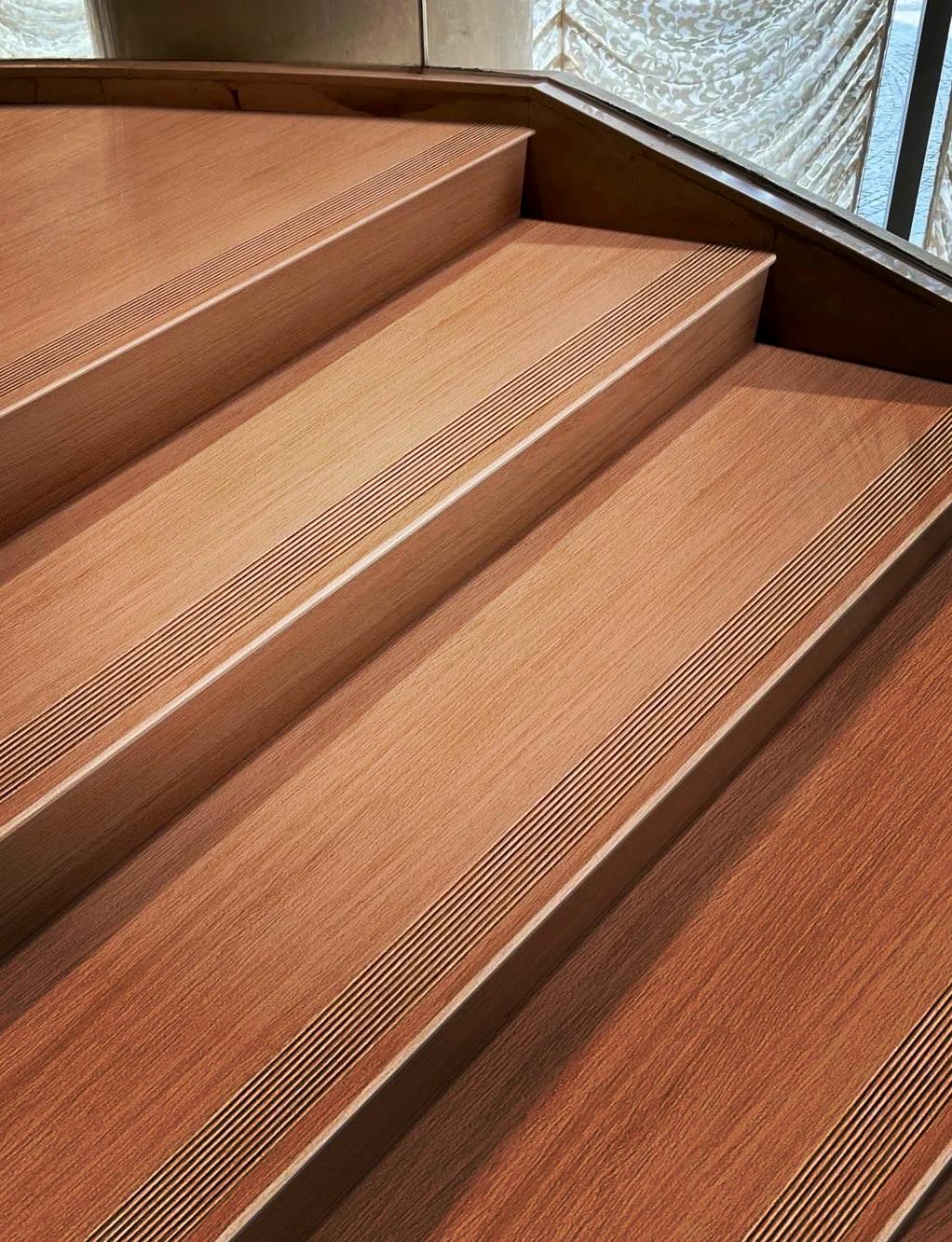 Gạch Cầu Thang Giả Gỗ Đẹp