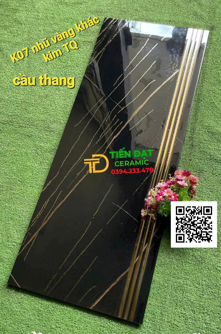 Tổng Kho Gạch Cầu Thang Trung Quốc 47x120 Đen Vân Nhũ Vàng