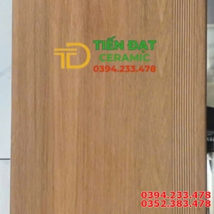 Gạch Cầu Thang 47x120 Vân Gỗ Vàng Nhạt Mẫu Mới