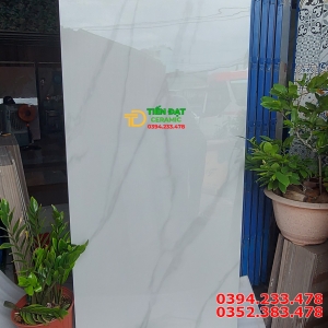 Gạch Ốp Tường Phòng Ngủ 80x160 Trắng Vân Bóng Kiếng