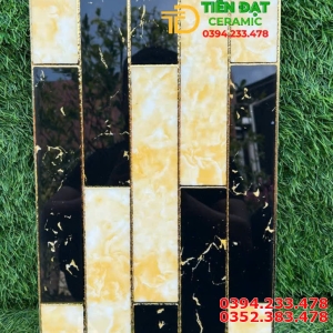 Gạch Trang Trí Điểm Nhấn 25x50 Đen Vân Vàng Khắc Kim