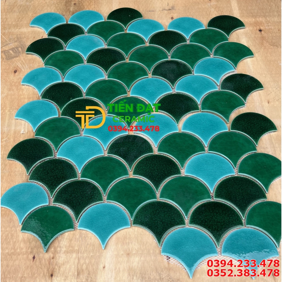 Gạch Bóng Kính Mosaic Vẩy Cá Ốp Lát Bể Bơi Tại Miền Nam