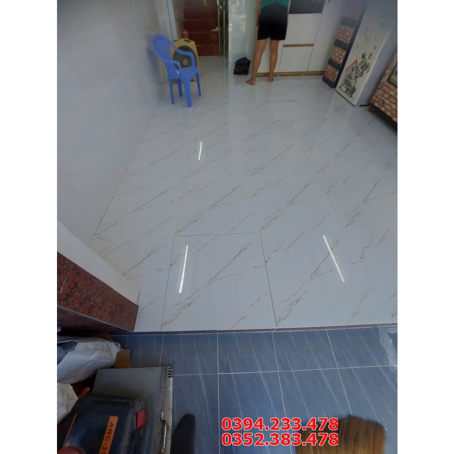 Gạch Bóng Kiếng 60x60 Trắng Vân Vàng 