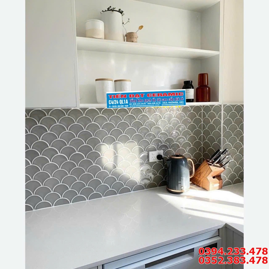 Gạch Trang Trí Hồ Bơi Thác Nước Đen Trắng Xanh Vẩy Cá 