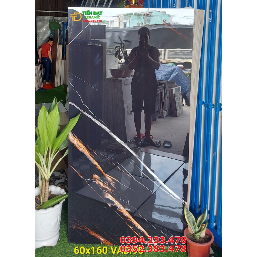 Gạch Ốp Lát Phòng Khách 80x160 Đen Vân Trắng vàng